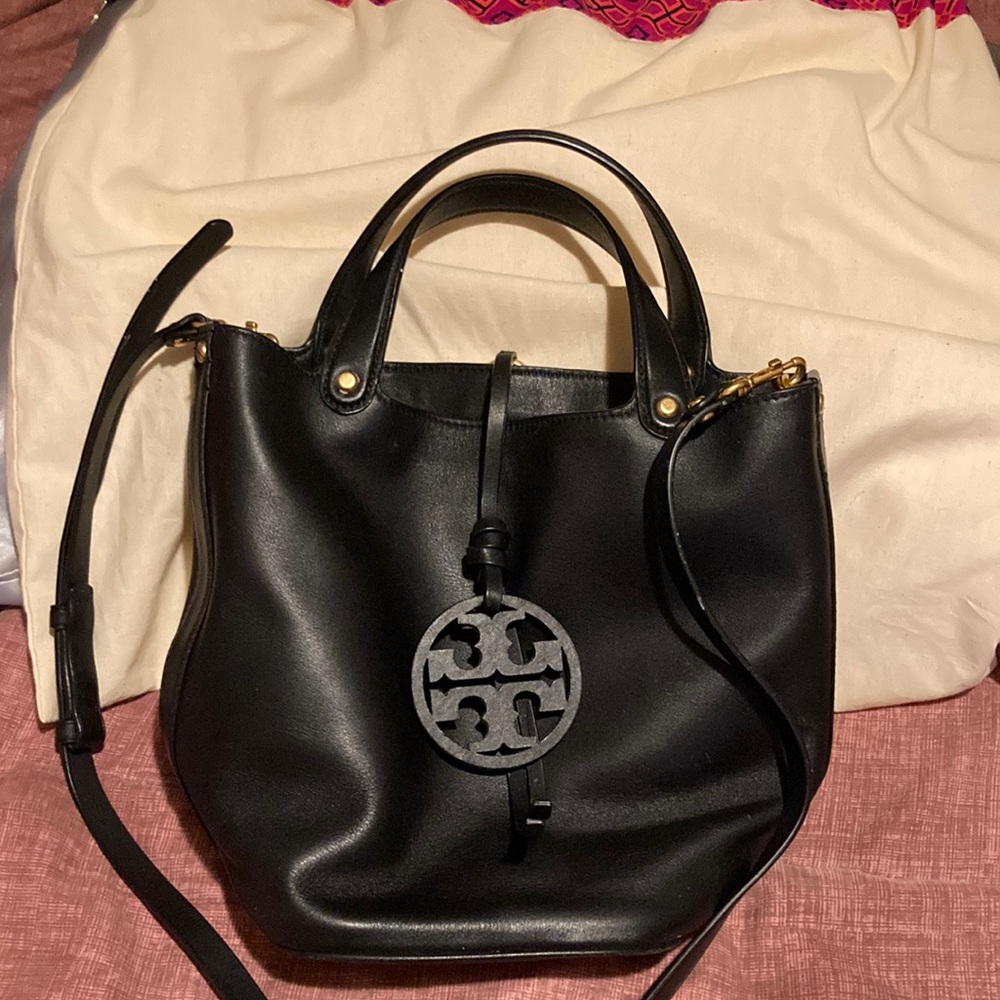 💯AUTHENTIC TORY BURCH BUCKET BAG